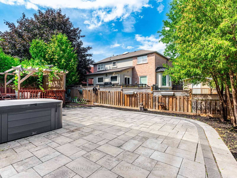 98 Rosedale Heights Dr, Vaughan, L4J 4V7 | Image 3
