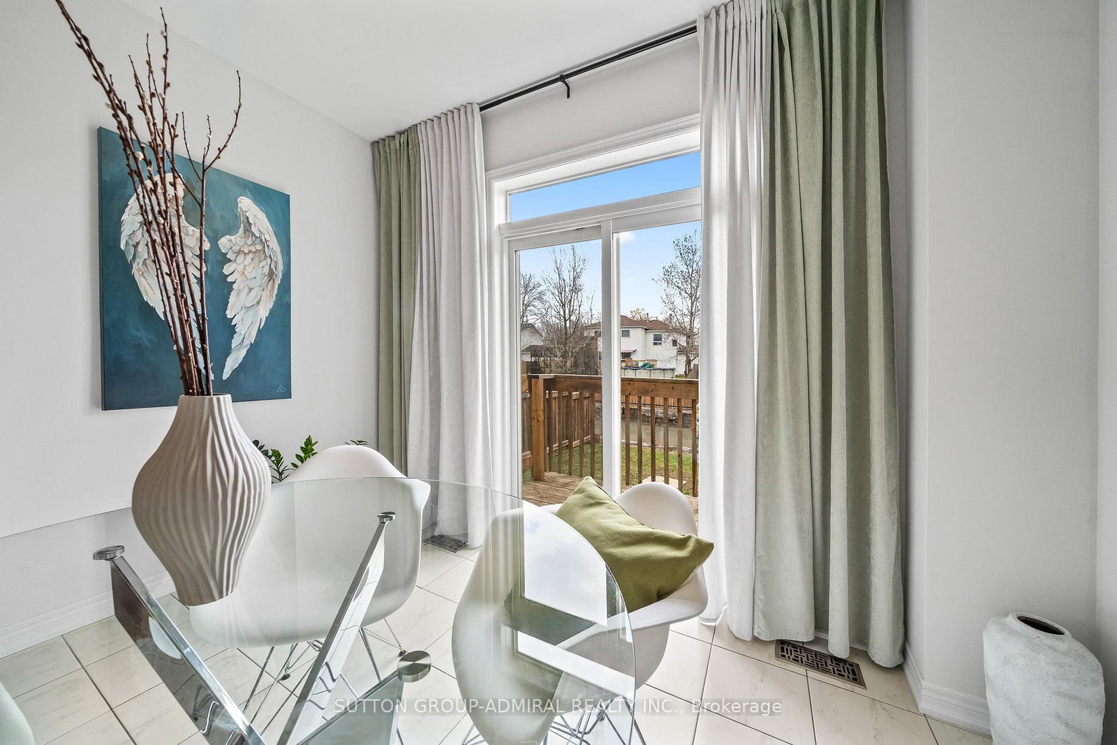 Townhouse for sale at 23 Greenwood Drive, Essa, Ontario, L3W 0N5 - Angus - MLS: N13005140