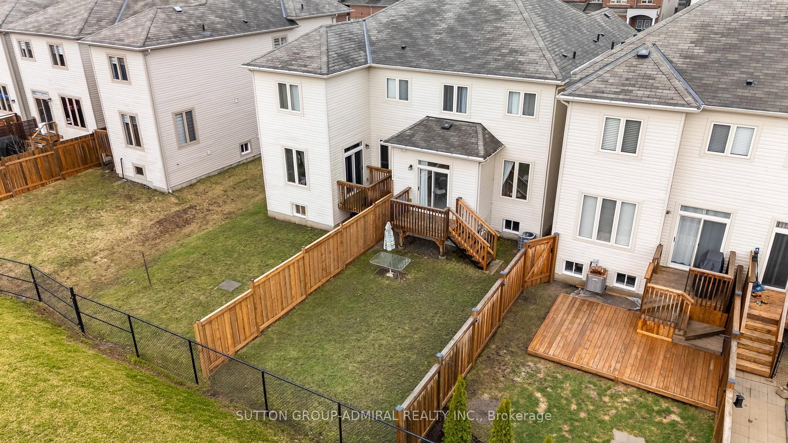 Townhouse for sale at 23 Greenwood Drive, Essa, Ontario, L3W 0N5 - Angus - MLS: N13005140