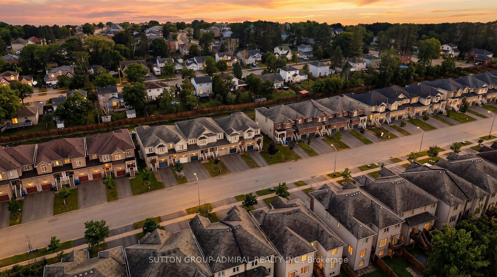 Townhouse for sale at 23 Greenwood Drive, Essa, Ontario, L3W 0N5 - Angus - MLS: N13005140