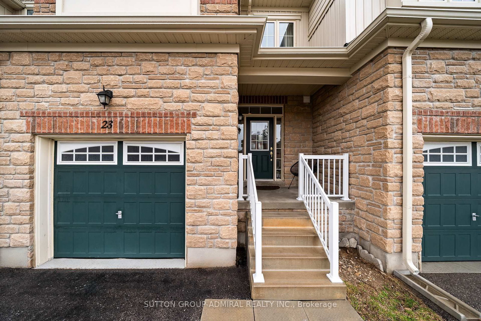 Townhouse for sale at 23 Greenwood Drive, Essa, Ontario, L3W 0N5 - Angus - MLS: N13005140