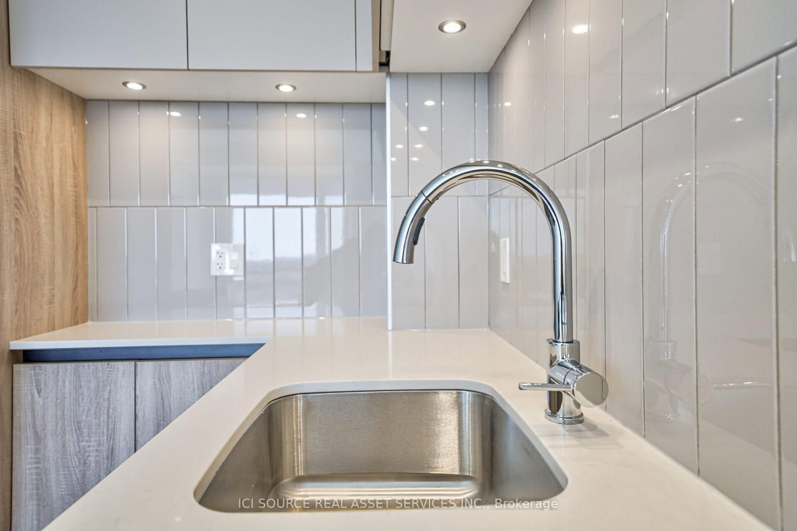 7950 Bathurst Street, Unit 1208 - Photo 15