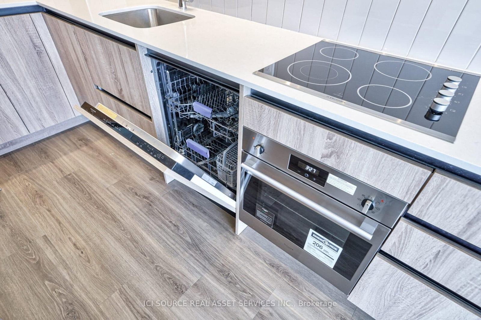 7950 Bathurst Street, Unit 1208 - Photo 16