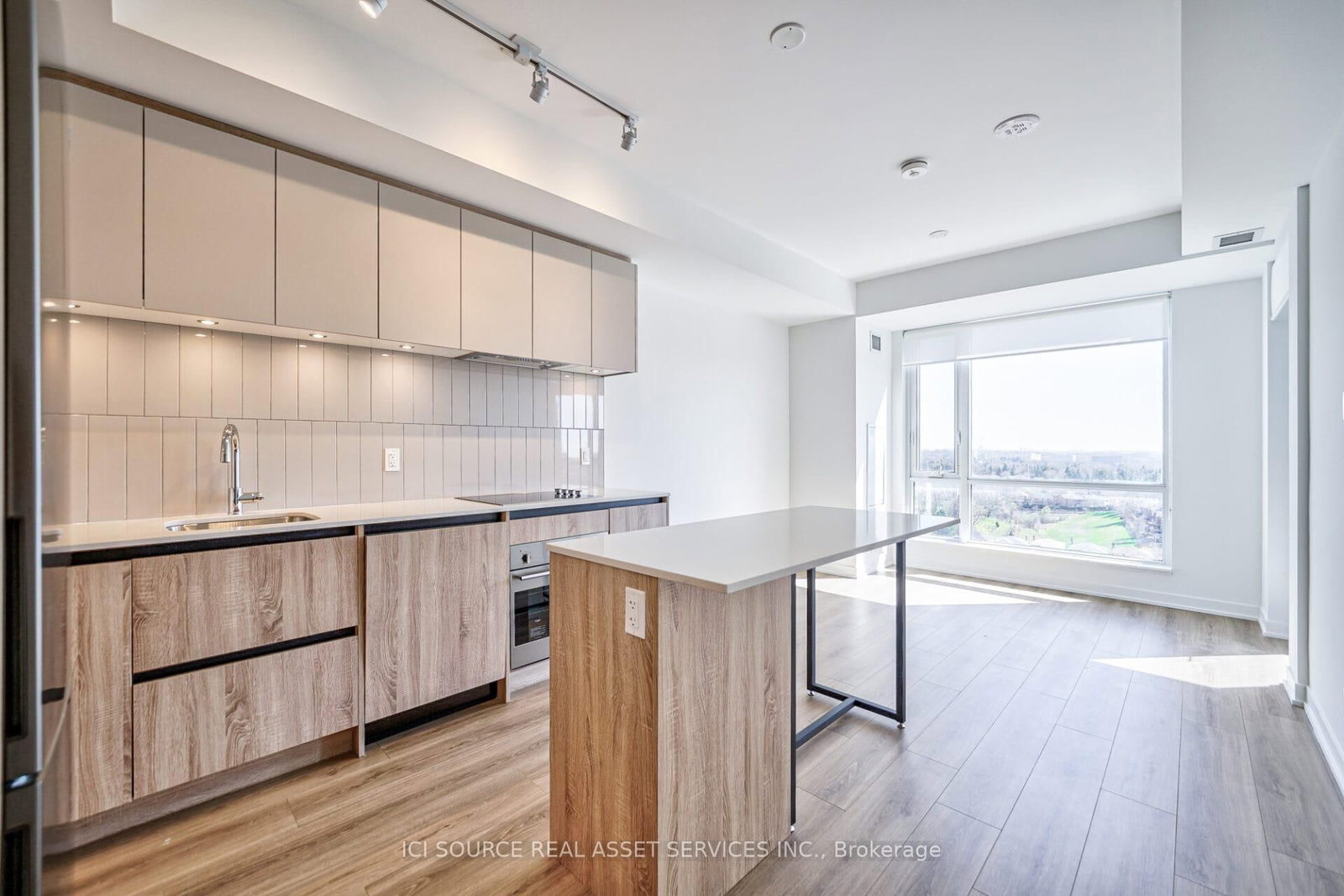 7950 Bathurst Street, Unit 1208 - Photo 9