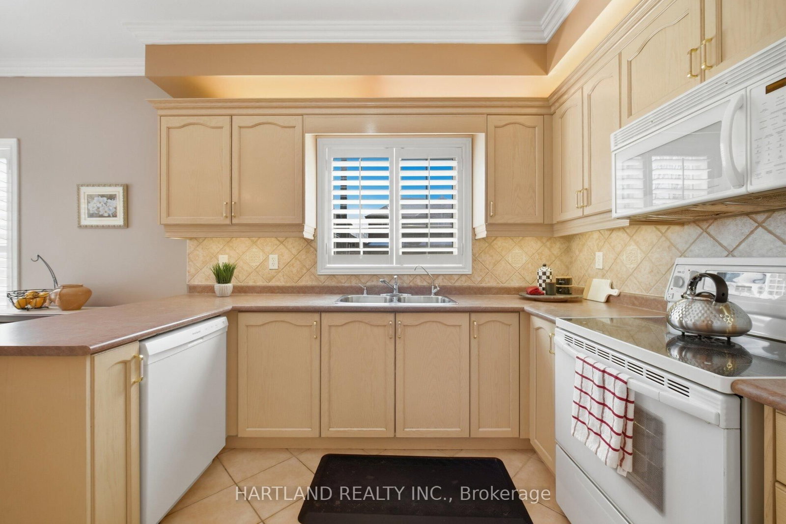 Detached House for sale at 8 Westchester Crescent, Markham, Ontario, L6C 2X3 - Berczy - MLS: N13005152