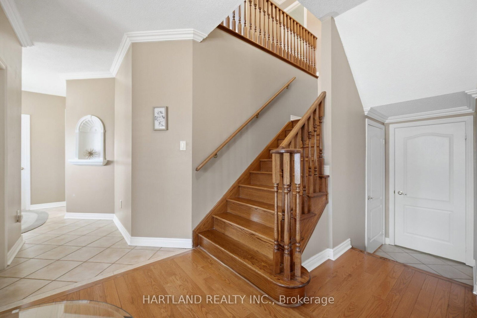 Detached House for sale at 8 Westchester Crescent, Markham, Ontario, L6C 2X3 - Berczy - MLS: N13005152