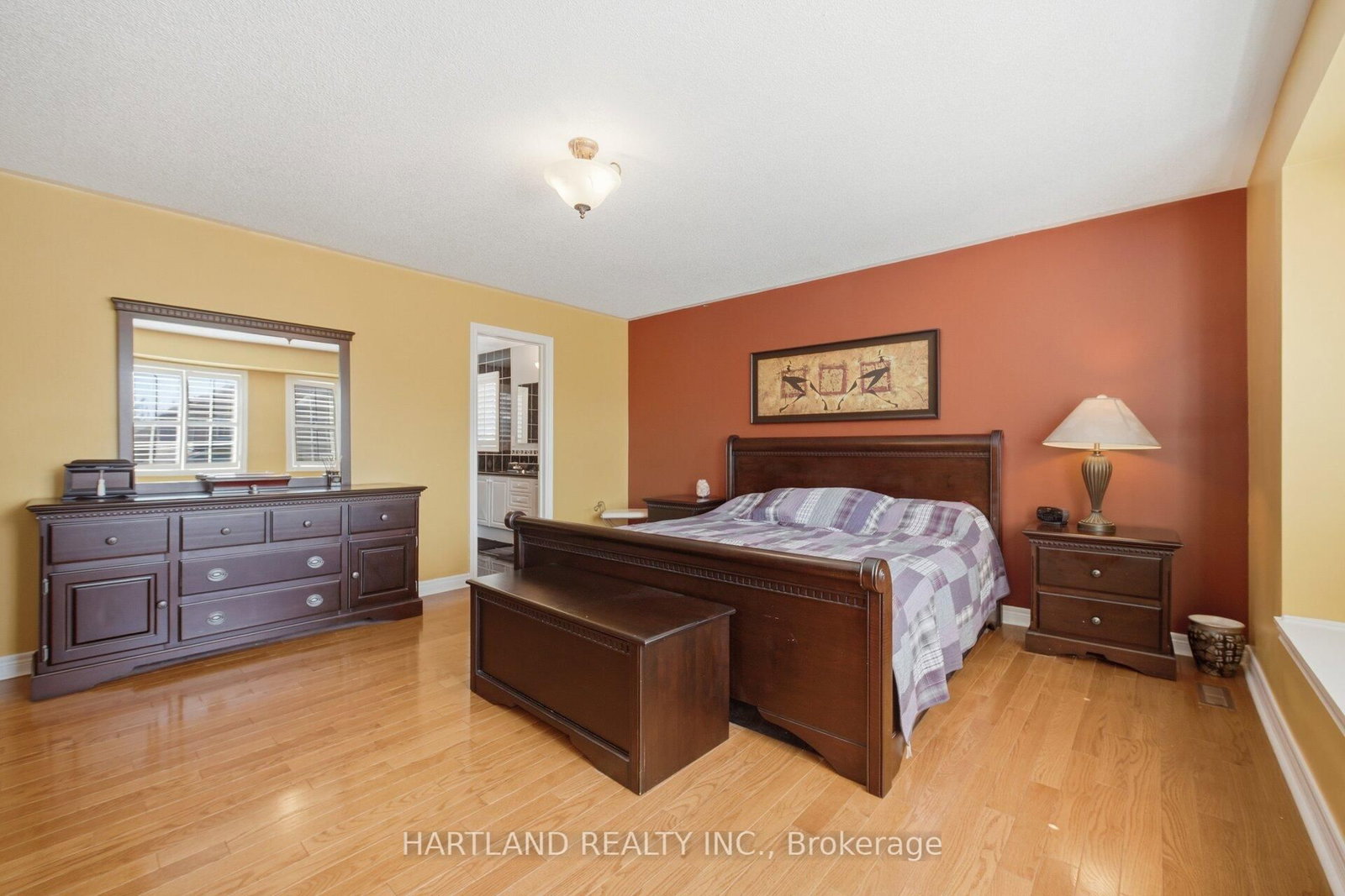 Detached House for sale at 8 Westchester Crescent, Markham, Ontario, L6C 2X3 - Berczy - MLS: N13005152