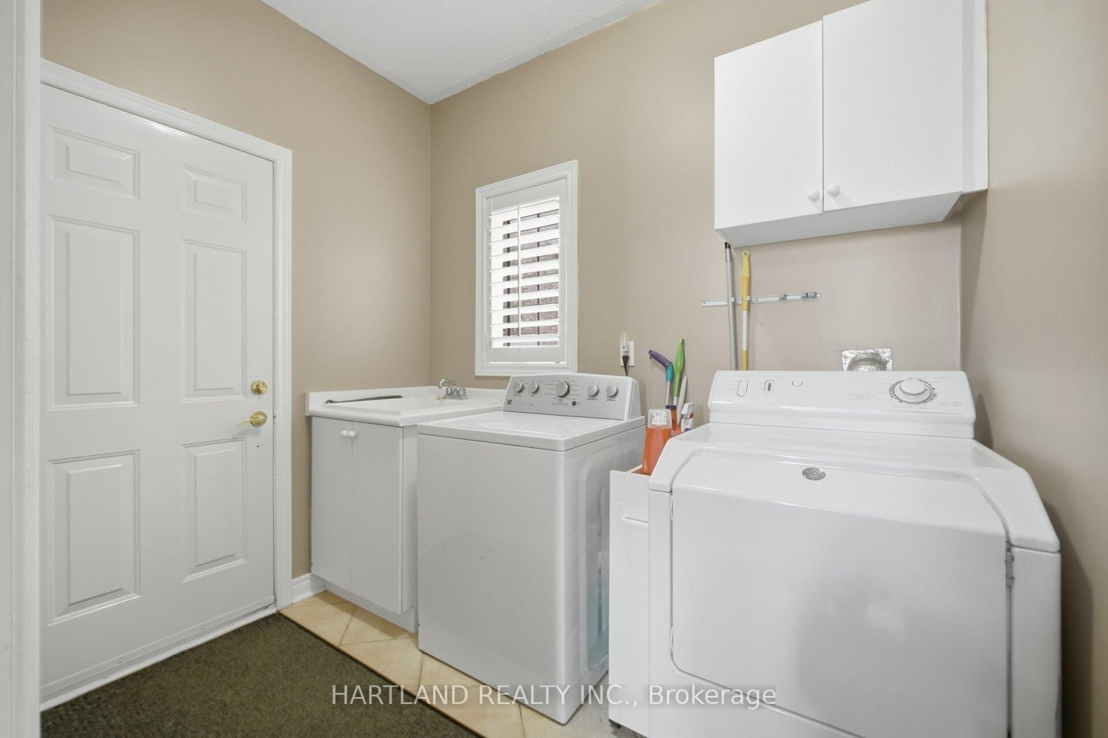 Detached House for sale at 8 Westchester Crescent, Markham, Ontario, L6C 2X3 - Berczy - MLS: N13005152