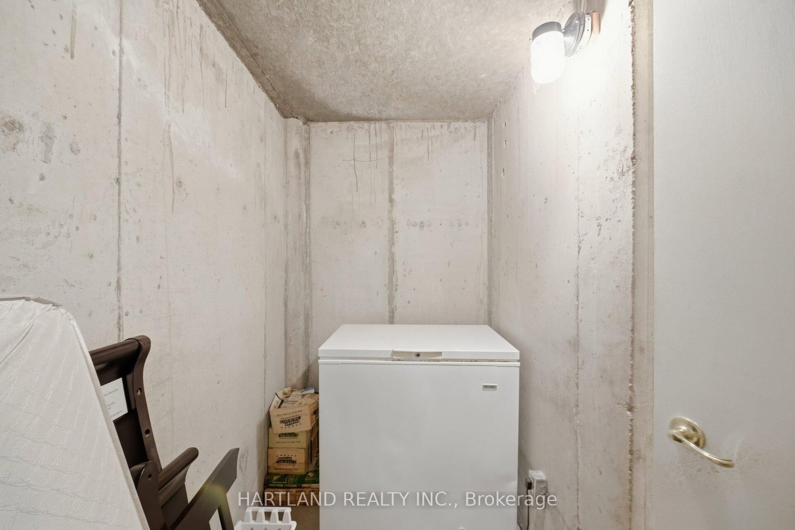 Detached House for sale at 8 Westchester Crescent, Markham, Ontario, L6C 2X3 - Berczy - MLS: N13005152