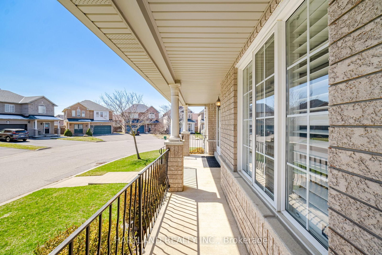 Detached House for sale at 8 Westchester Crescent, Markham, Ontario, L6C 2X3 - Berczy - MLS: N13005152