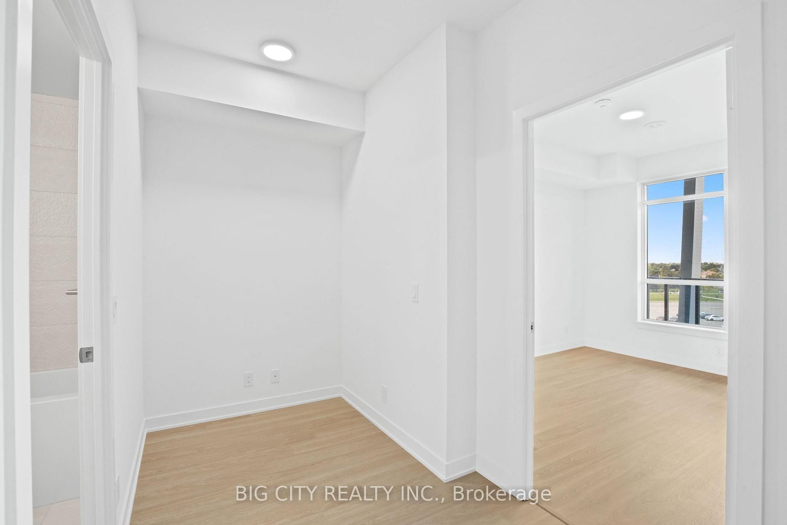 30 Upper Mall Way, Unit 317A - Photo 17