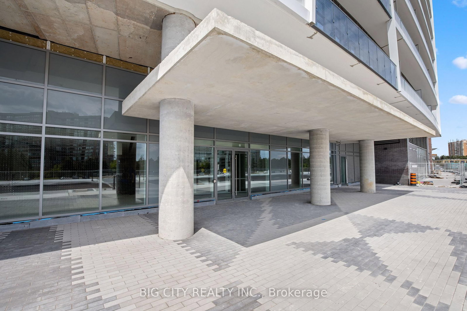 30 Upper Mall Way, Unit 317A - Photo 2