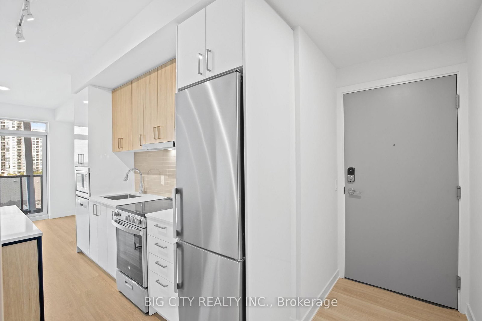 30 Upper Mall Way, Unit 317A - Photo 4