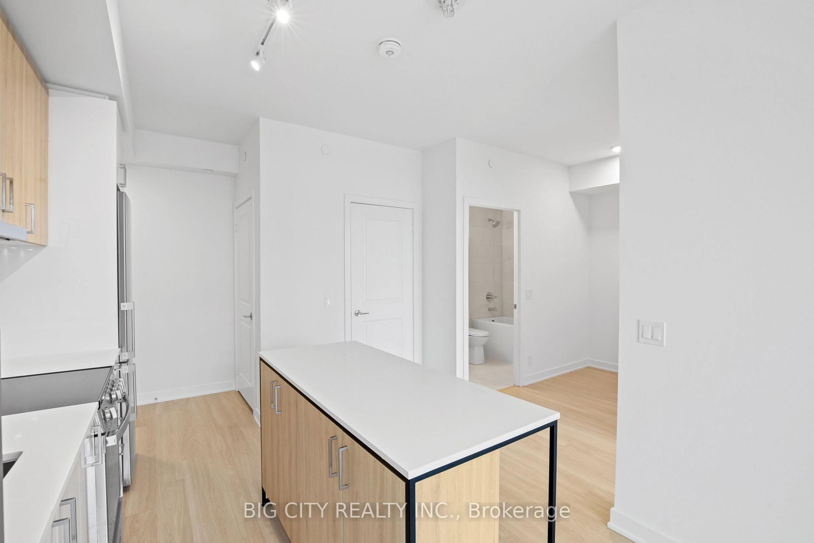 30 Upper Mall Way, Unit 317A - Photo 7