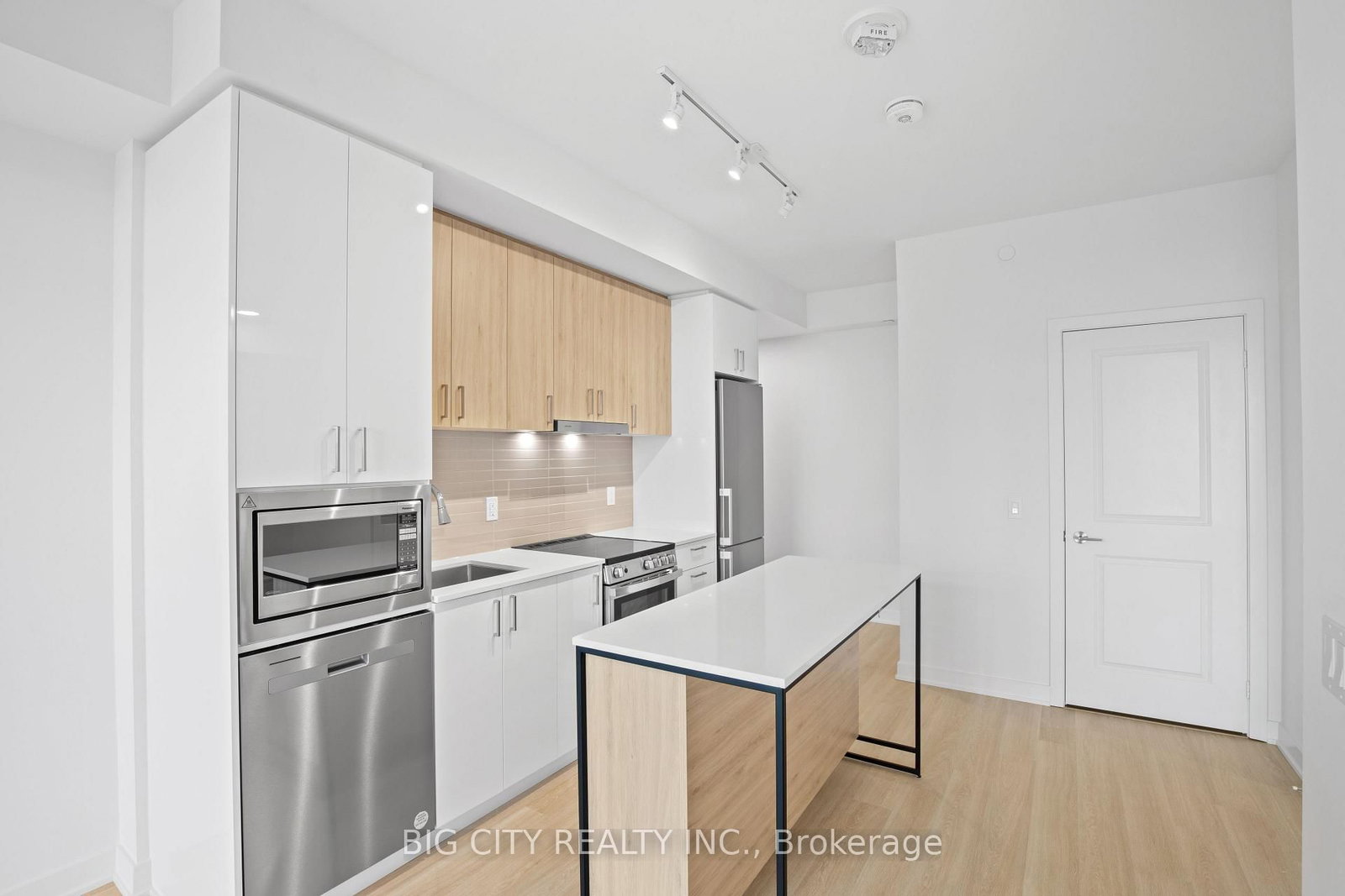 30 Upper Mall Way, Unit 317A - Photo 8