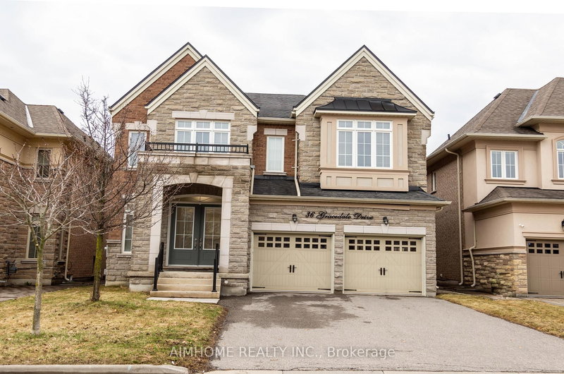 36 Gracedale Dr, Richmond Hill, L4C 0Y3 | Image 2