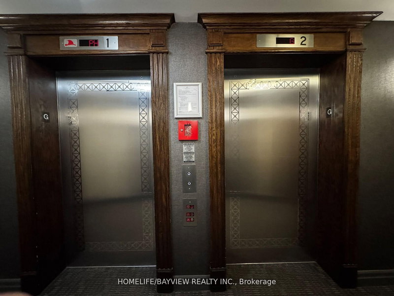 1009 - 11 Oneida Cres, Richmond Hill, L4B 0A1 | Image 3