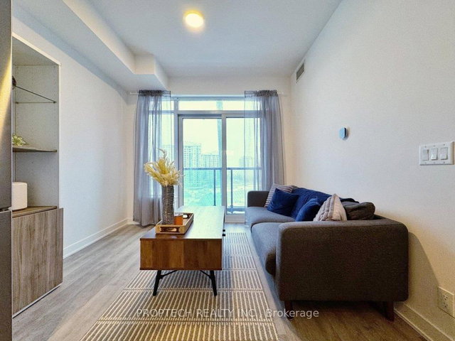 628 - 50 Upper Mall Way