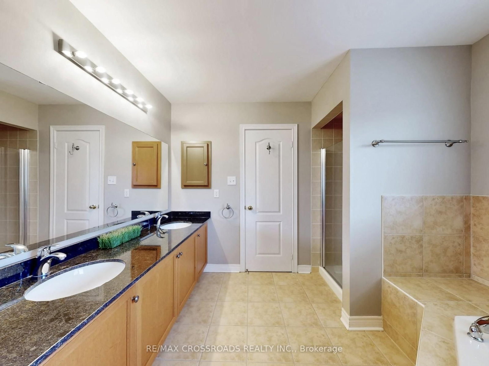 Detached House for sale at 39 Pantano Drive, Vaughan, Ontario, L4J 0A9 - Patterson - MLS: N13005562