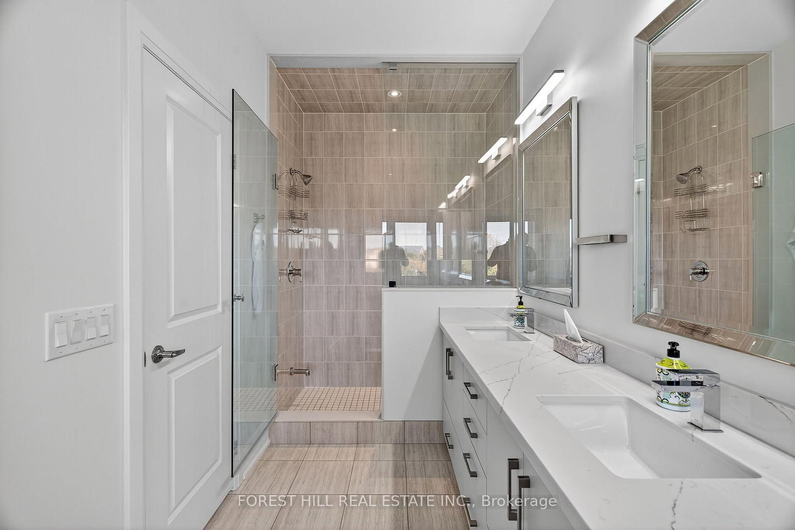 Detached House for sale at 107 Hesperus Road, Vaughan, Ontario, L4J 0G9 - Patterson - MLS: N13005602