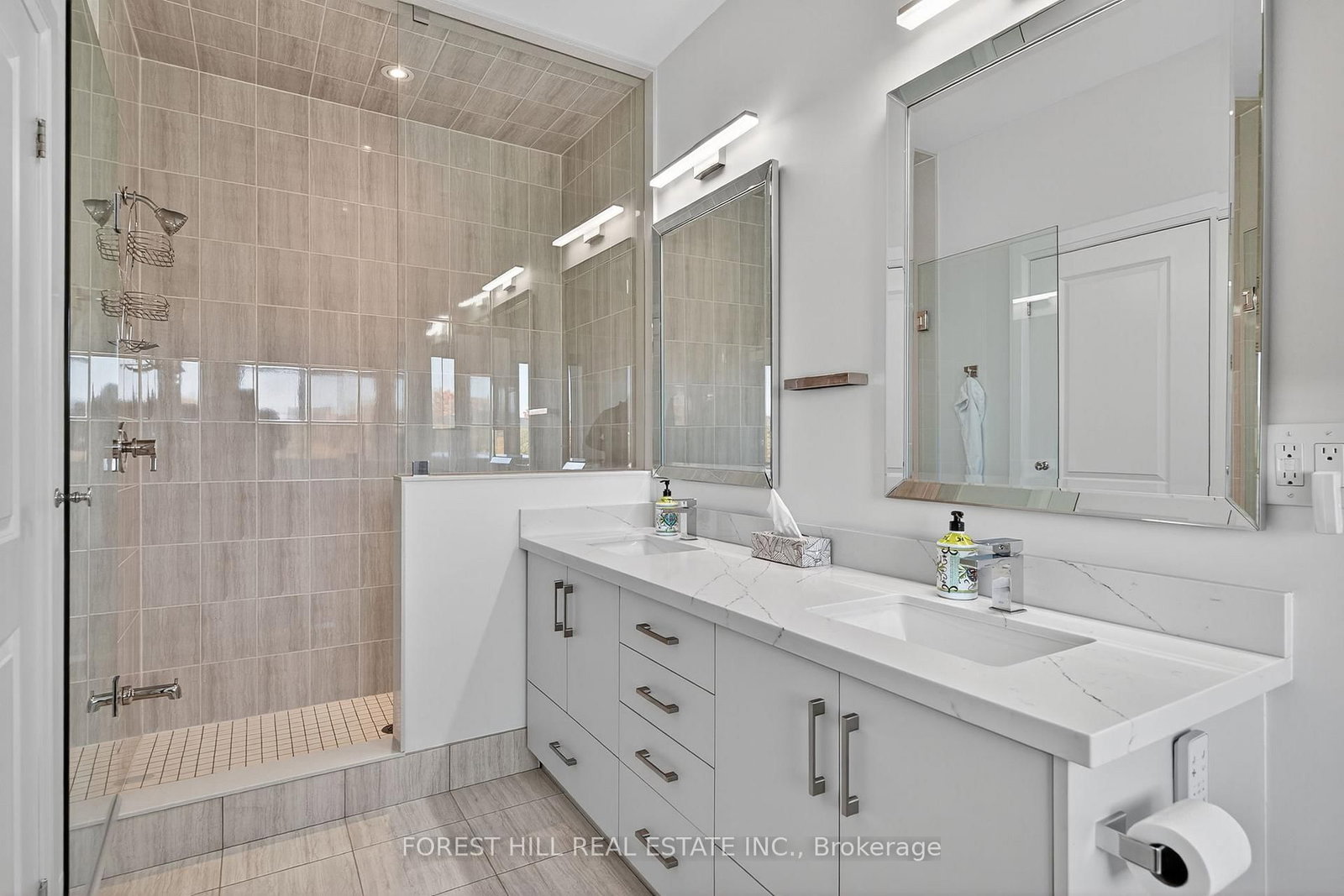 Detached House for sale at 107 Hesperus Road, Vaughan, Ontario, L4J 0G9 - Patterson - MLS: N13005602