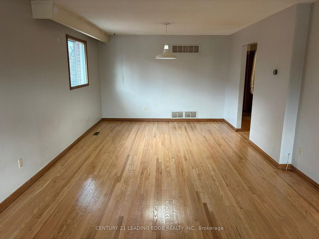 127 Risebrough Circuit