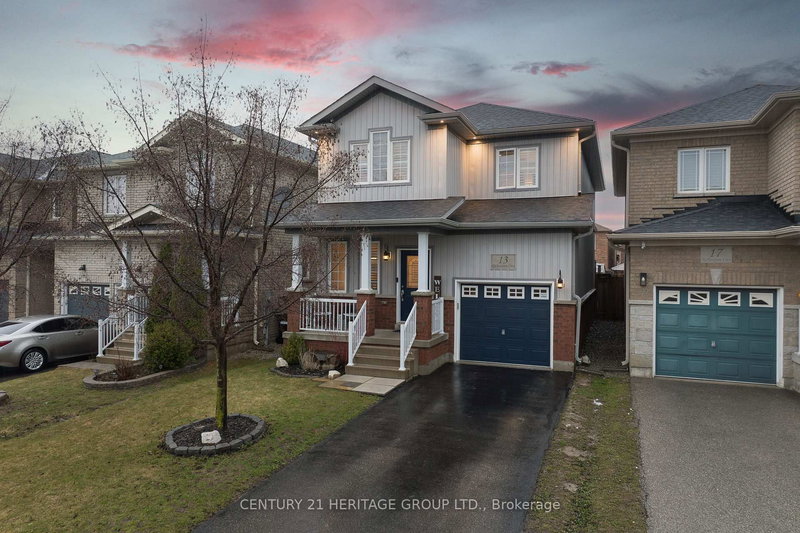 13 Richardson Cres, Bradford West Gwillimbury, L3Z 0L6 | Image 2