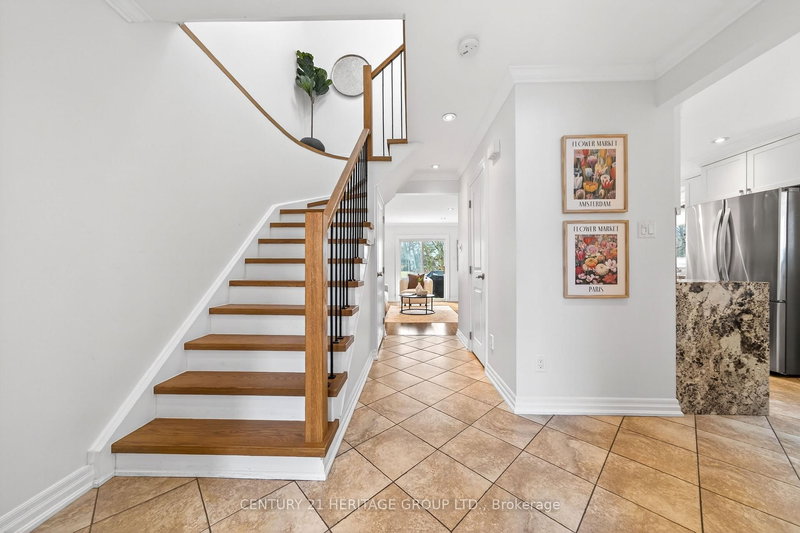 64 Coventry Crt, Richmond Hill, L4C 8B7 | Image 3