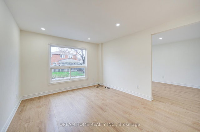 10 Karen Miles Crescent