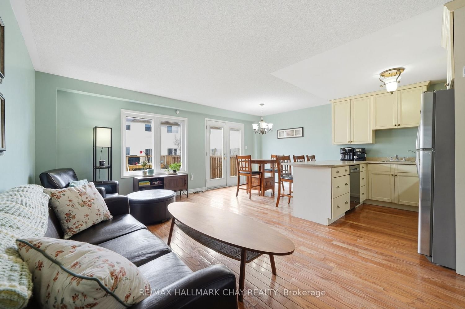 Townhouse for sale at 10 Parkside Crescent, Essa, Ontario, L0M 1B3 - Angus - MLS: N13006232