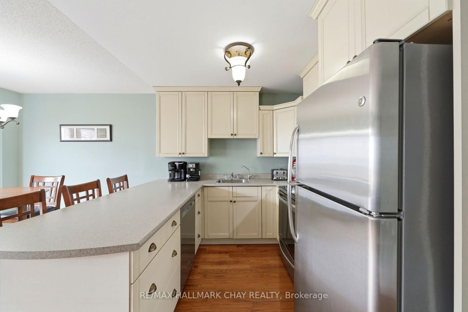 Townhouse for sale at 10 Parkside Crescent, Essa, Ontario, L0M 1B3 - Angus - MLS: N13006232