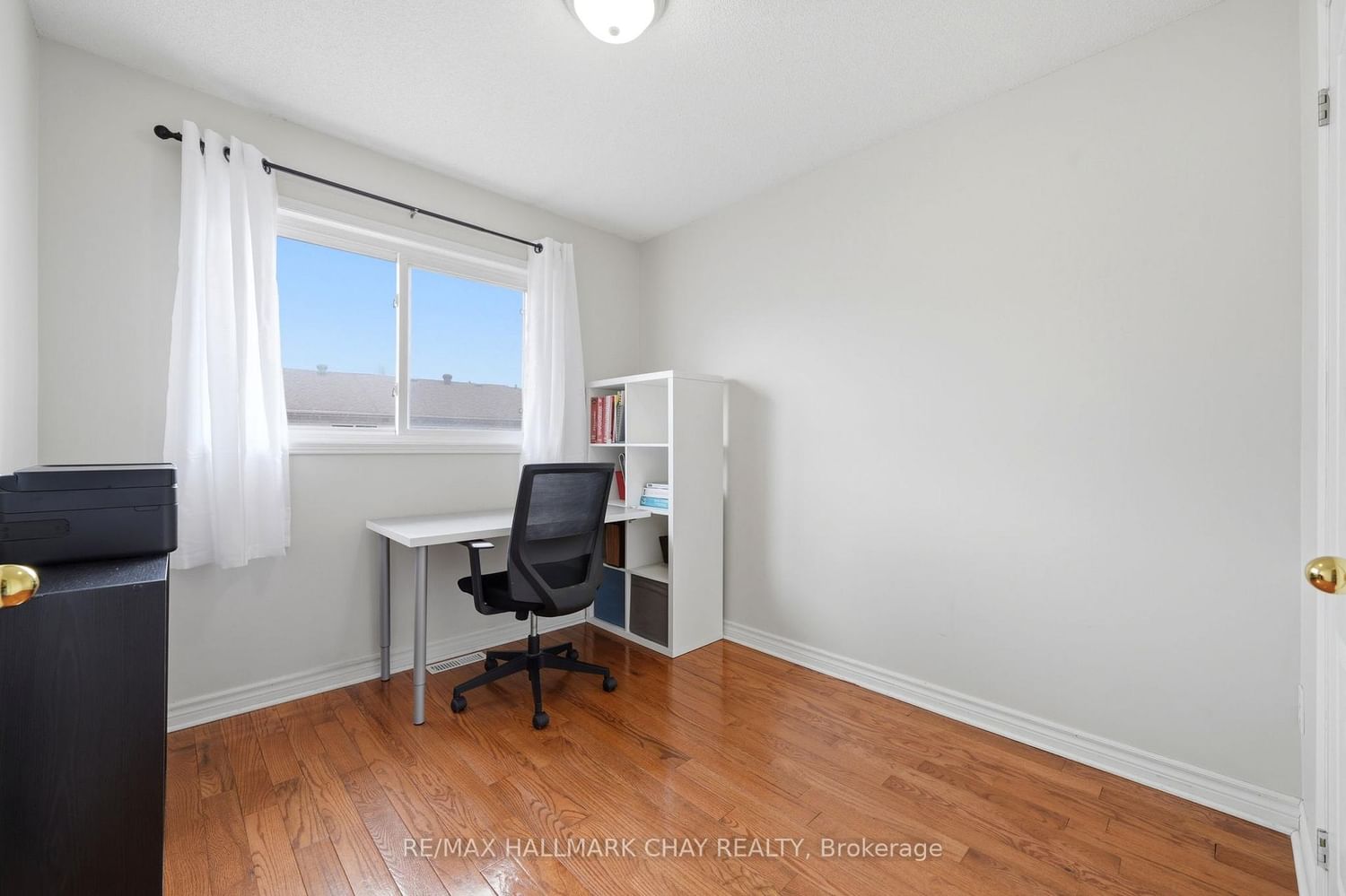 Townhouse for sale at 10 Parkside Crescent, Essa, Ontario, L0M 1B3 - Angus - MLS: N13006232