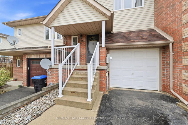 10 Parkside Crescent