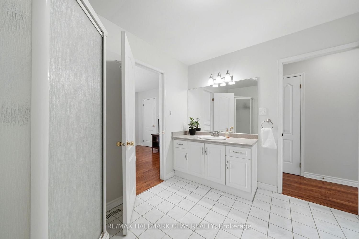 Townhouse for sale at 10 Parkside Crescent, Essa, Ontario, L0M 1B3 - Angus - MLS: N13006232