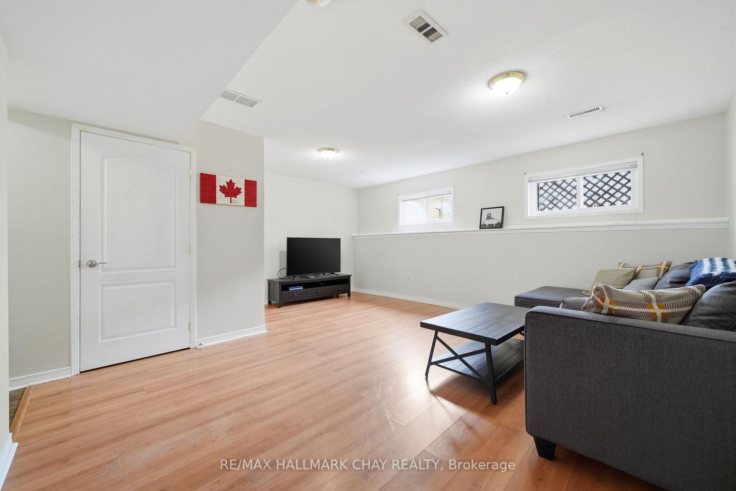 Townhouse for sale at 10 Parkside Crescent, Essa, Ontario, L0M 1B3 - Angus - MLS: N13006232