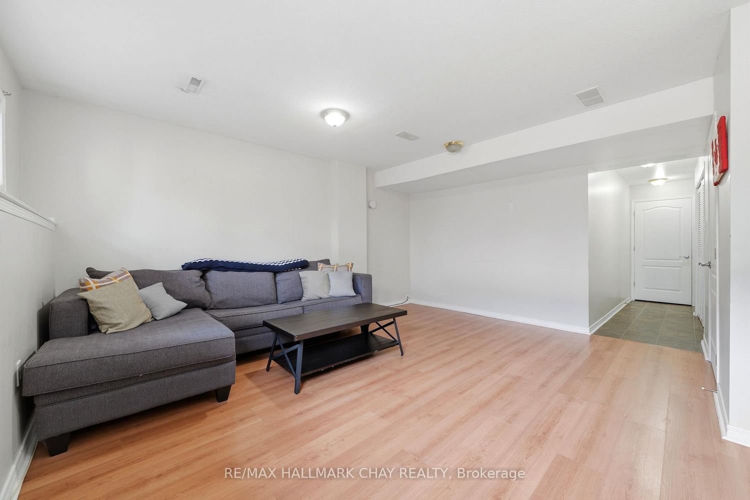 Townhouse for sale at 10 Parkside Crescent, Essa, Ontario, L0M 1B3 - Angus - MLS: N13006232