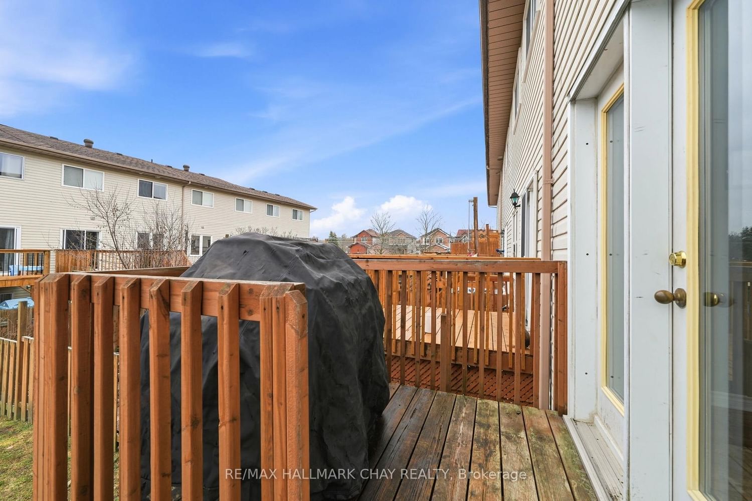 Townhouse for sale at 10 Parkside Crescent, Essa, Ontario, L0M 1B3 - Angus - MLS: N13006232