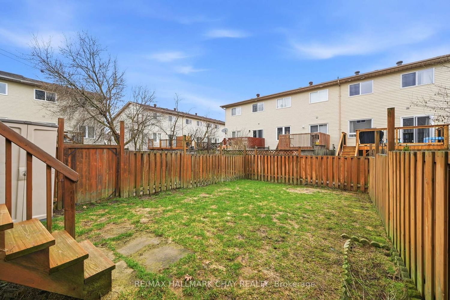 Townhouse for sale at 10 Parkside Crescent, Essa, Ontario, L0M 1B3 - Angus - MLS: N13006232