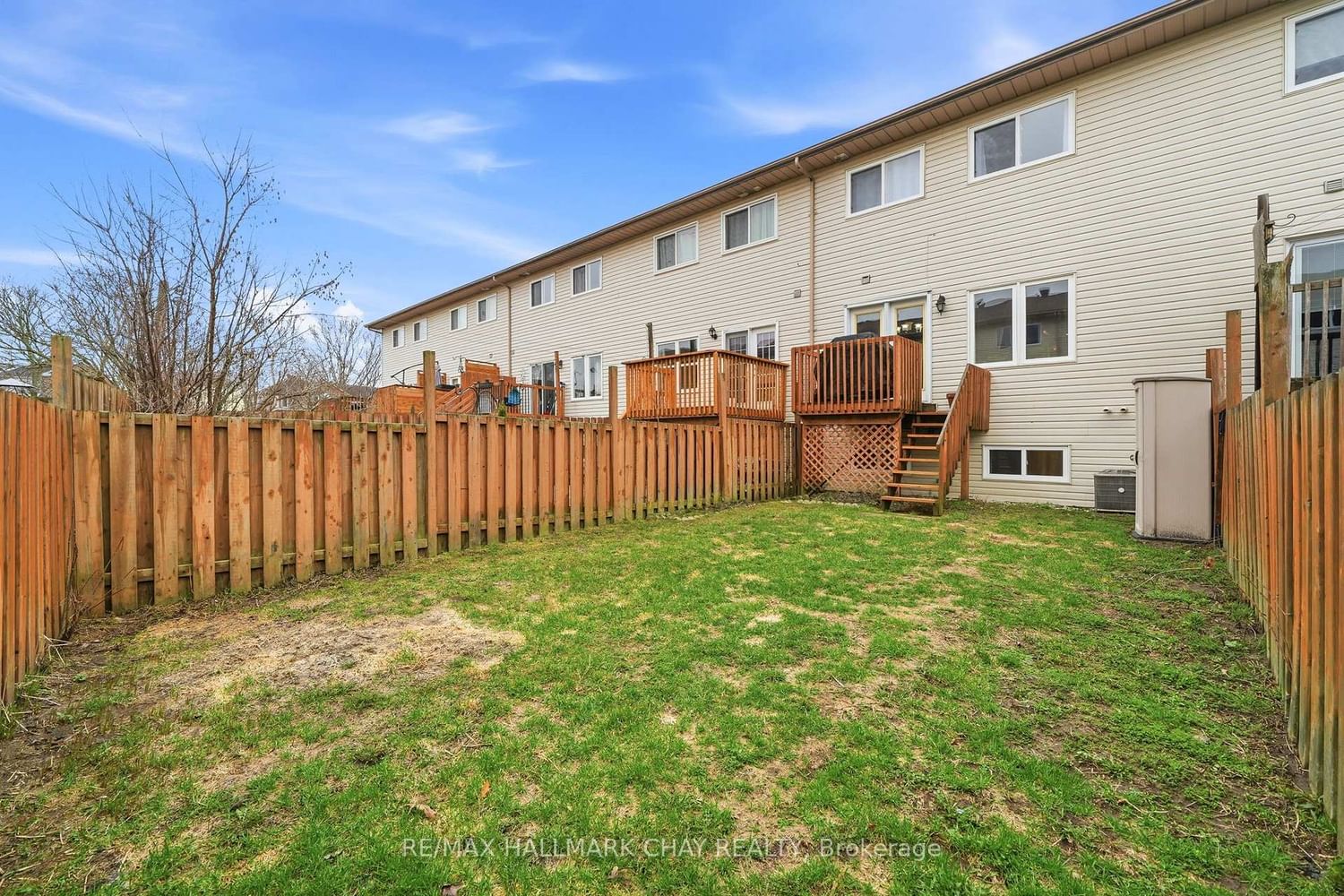 Townhouse for sale at 10 Parkside Crescent, Essa, Ontario, L0M 1B3 - Angus - MLS: N13006232