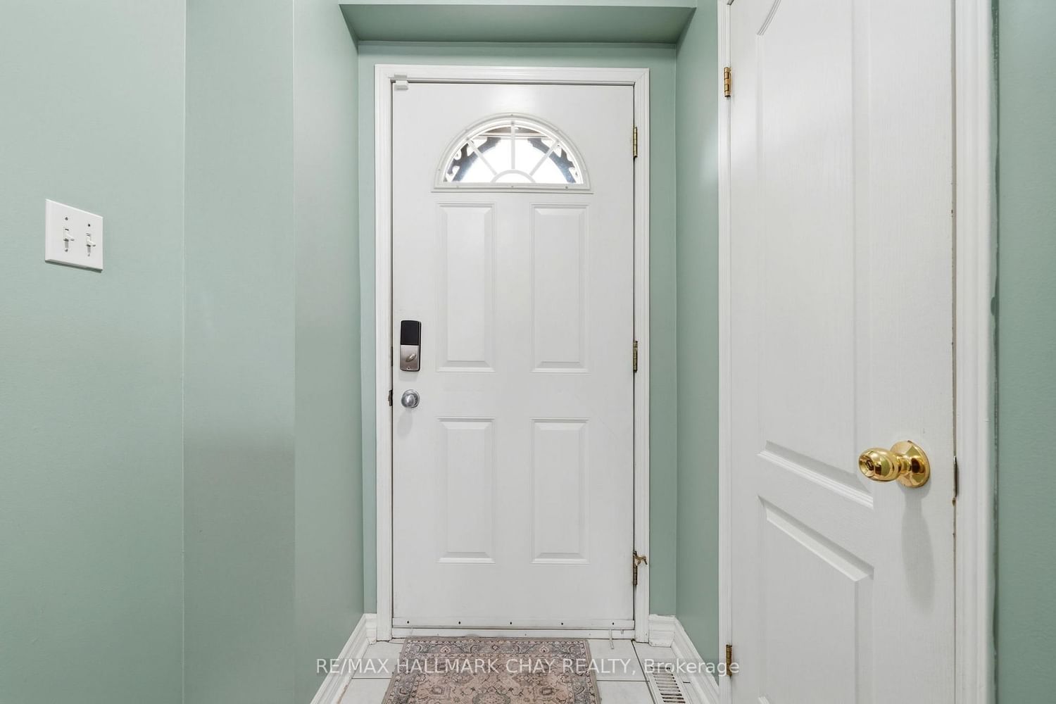 Townhouse for sale at 10 Parkside Crescent, Essa, Ontario, L0M 1B3 - Angus - MLS: N13006232