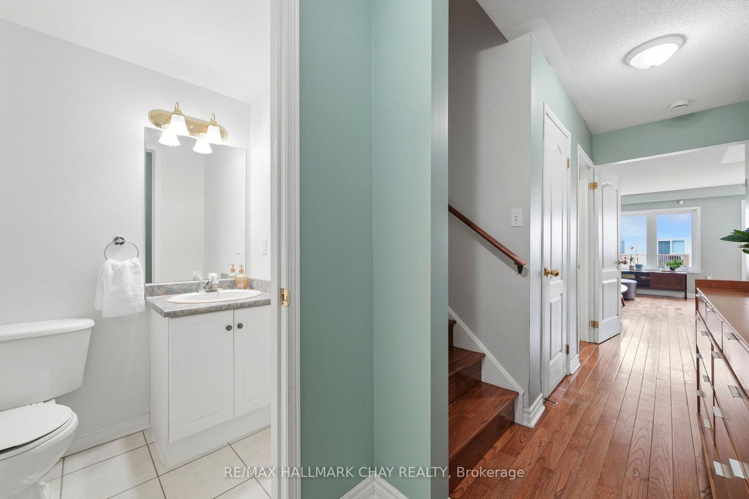 Townhouse for sale at 10 Parkside Crescent, Essa, Ontario, L0M 1B3 - Angus - MLS: N13006232