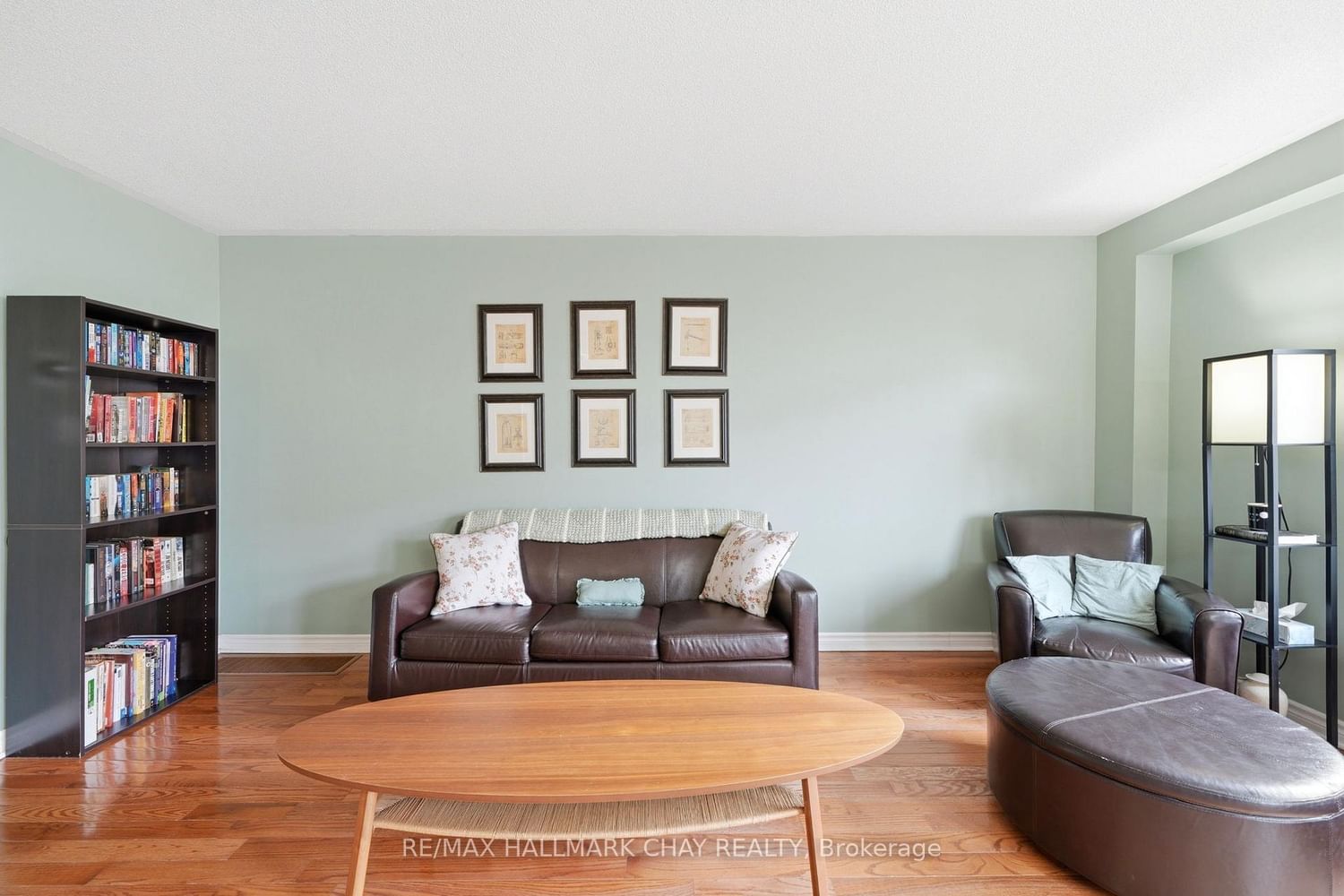 Townhouse for sale at 10 Parkside Crescent, Essa, Ontario, L0M 1B3 - Angus - MLS: N13006232