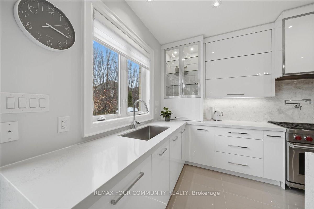 Detached House for sale at 42 Sandy Point Drive, Richmond Hill, Ontario, L4S 2W7 - Westbrook - MLS: N13006556