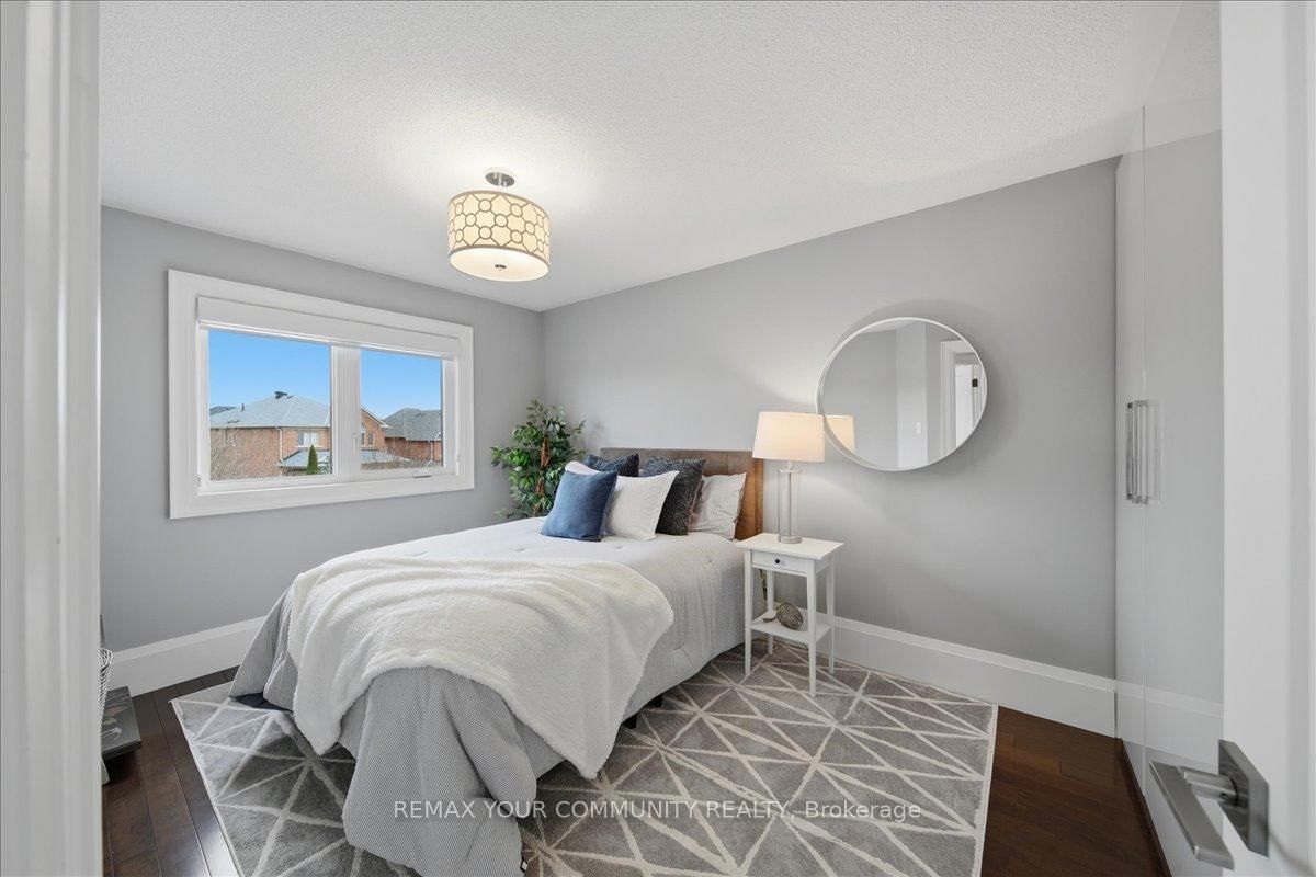 Detached House for sale at 42 Sandy Point Drive, Richmond Hill, Ontario, L4S 2W7 - Westbrook - MLS: N13006556