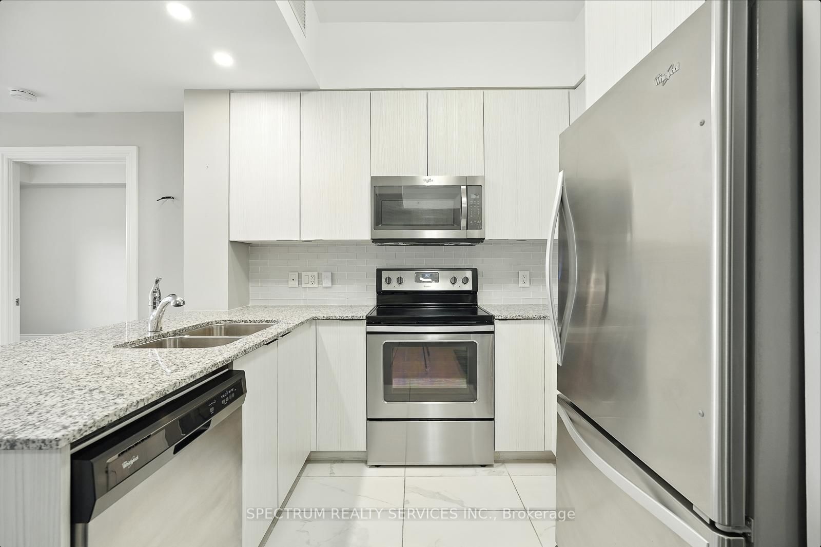 86 Woodbridge Avenue, Unit 411 - Photo 17