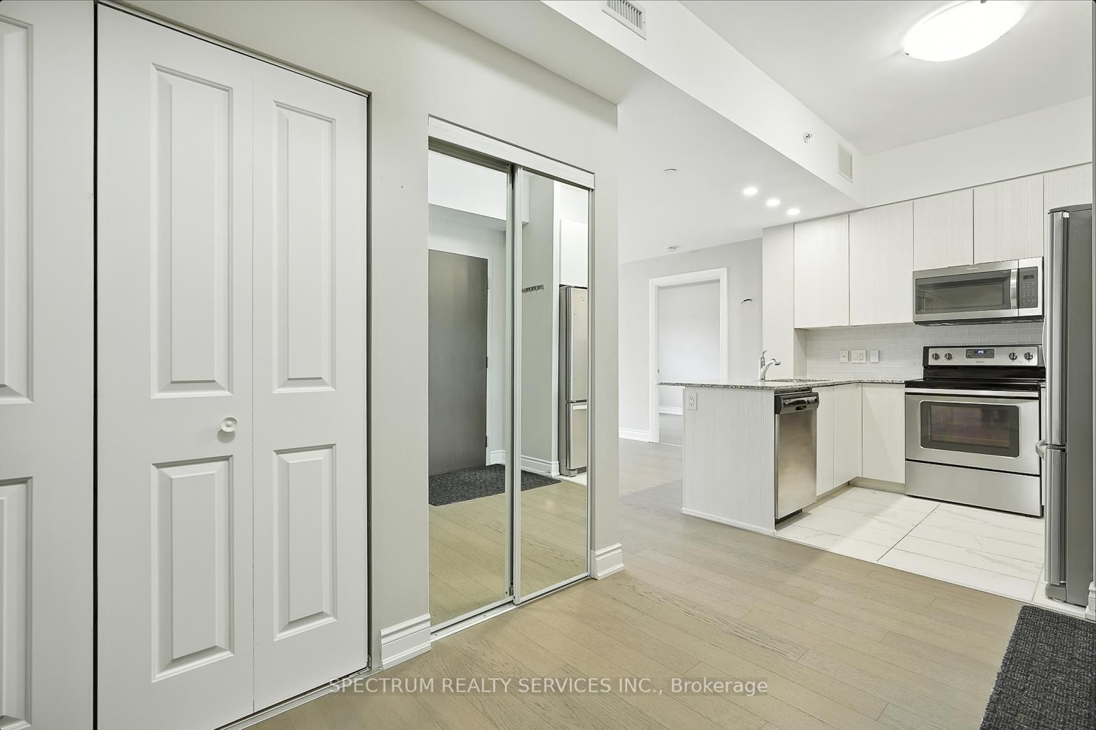 86 Woodbridge Avenue, Unit 411 - Photo 7