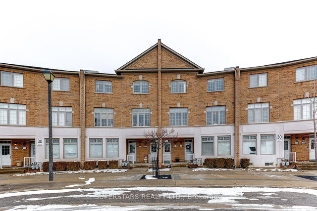 22 - 30 Greensborough Village Circle