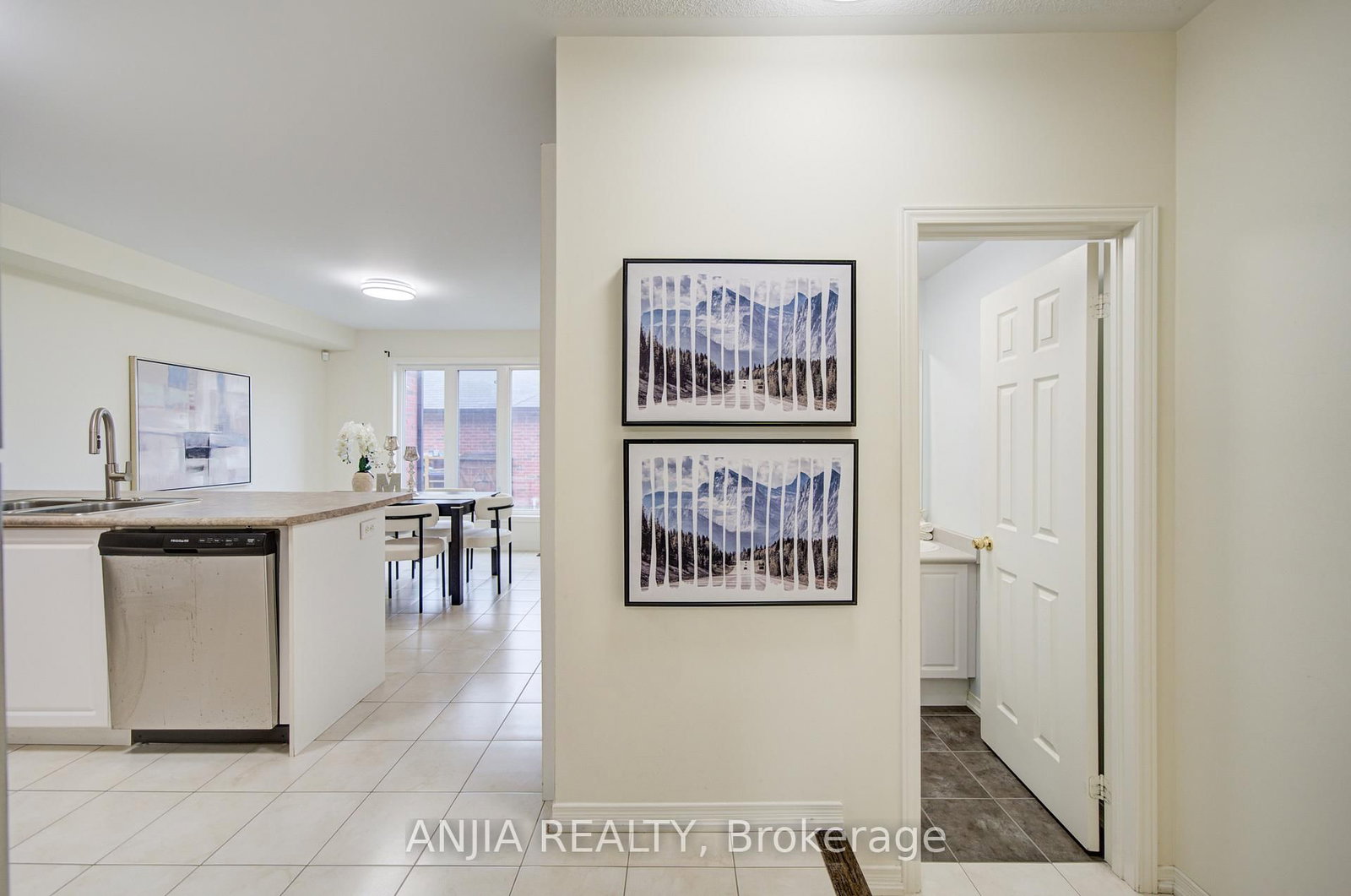 Townhouse for sale at 1124 Bur Oak Avenue, Markham, Ontario, L6E 0K9 - Wismer - MLS: N13006802