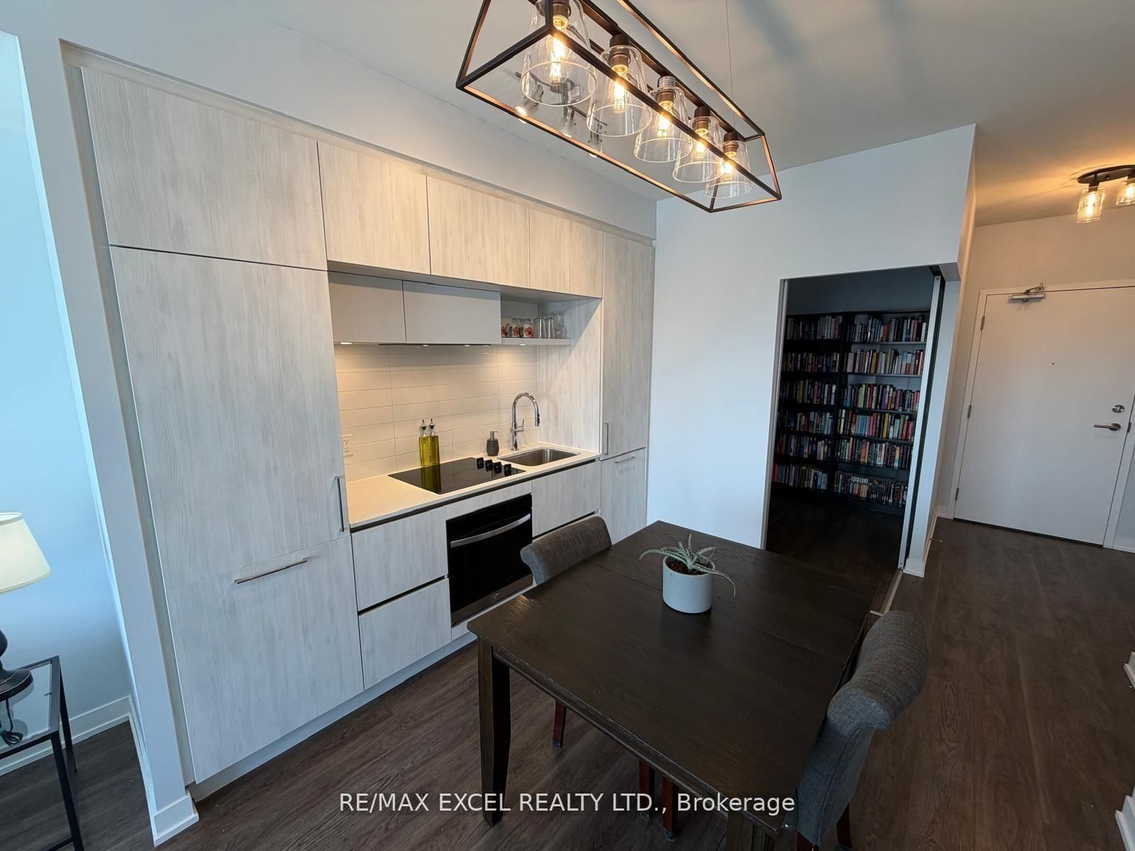 6 David Eyer Road E, Unit 407 - Photo 13