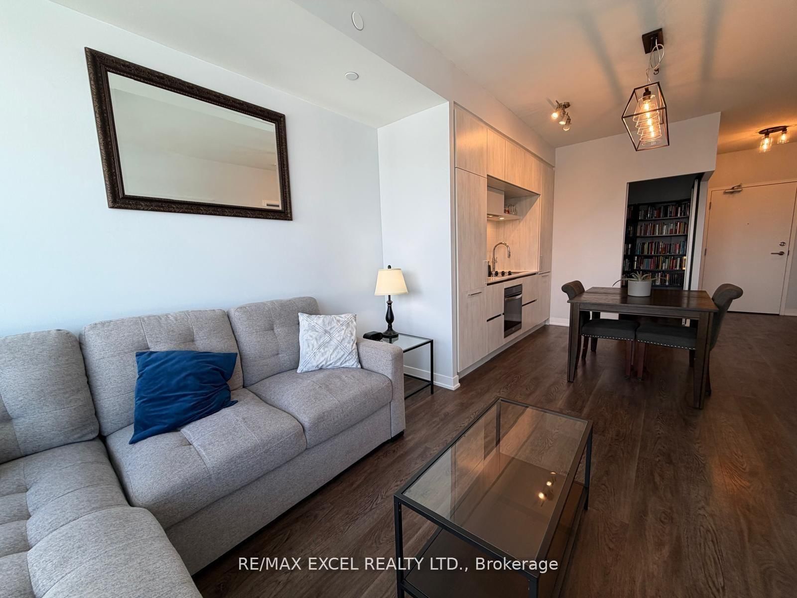 6 David Eyer Road E, Unit 407 - Photo 8